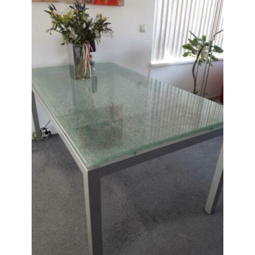 Moderne eetkamer tafel craquele glas 160 x 90