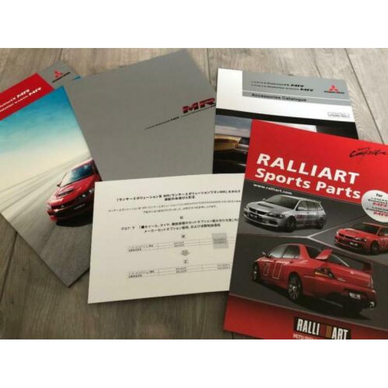 Mitsubishi Lancer Evolution 9 (Wagon) Japanse brochure set!