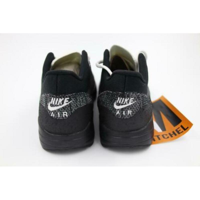 Nieuwe Nike Air Max 1 in maat 37,5