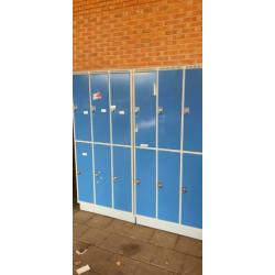 lockers met hang gedeelte