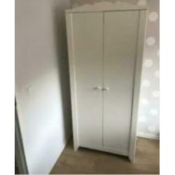 Ikea Kinder kast met bijbehorende commode