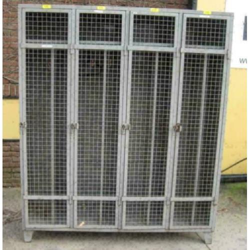 kledingkast / oude lockerkast / industriele kast