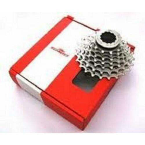 7 speeds sunrace casette 12-24 tanden,past op shimano, ook 1
