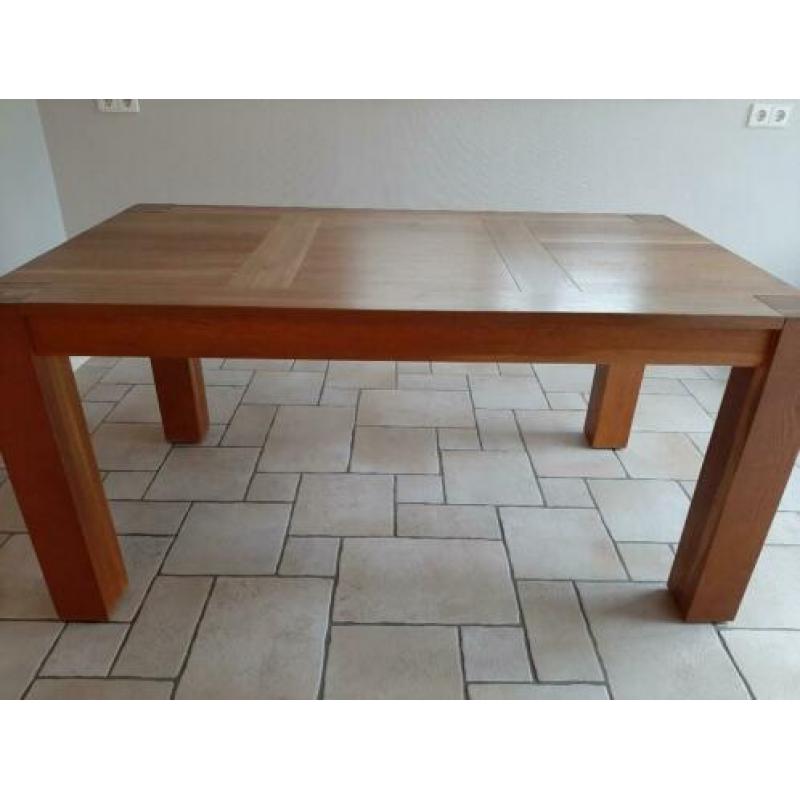 Eiken eettafel