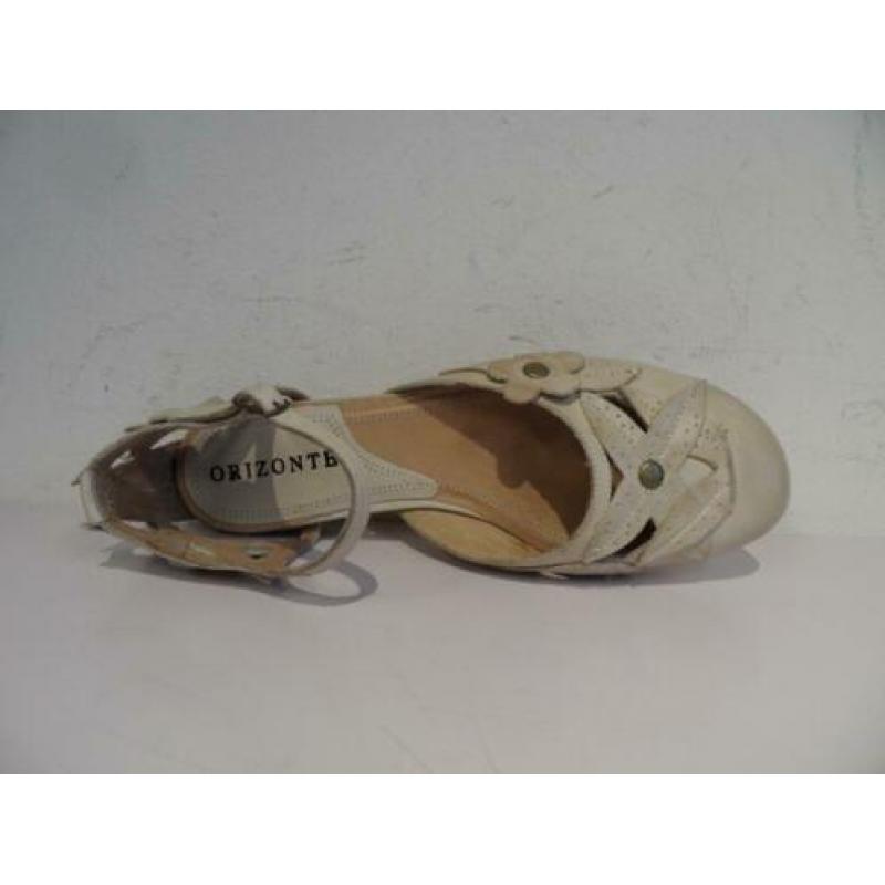 Beige zomerschoenen 37