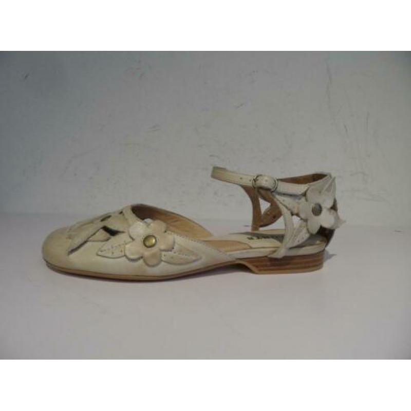 Beige zomerschoenen 37