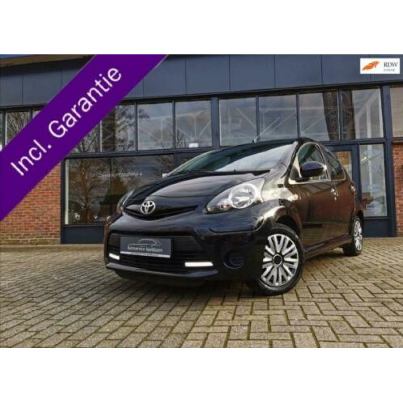 Toyota Aygo 1.0 VVT-i Now Navi, Airco, Dagrijverlichting, El