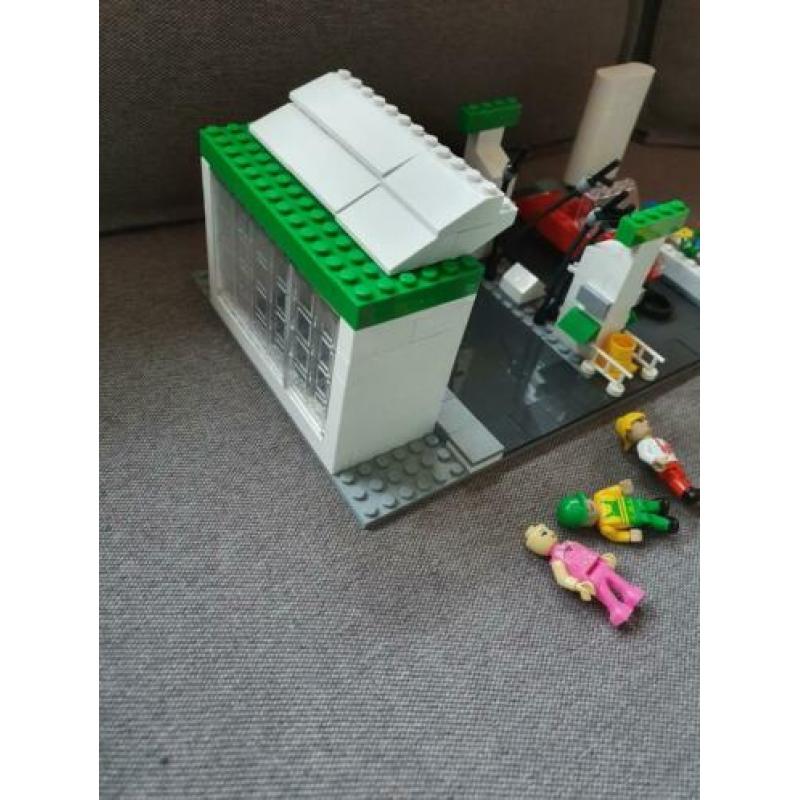 Lego limeted edition bp pomp niet compleet