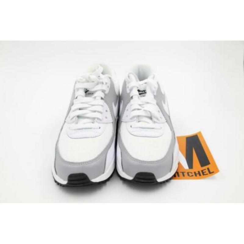 Nieuwe Nike Air Max 90 in maat 37,5