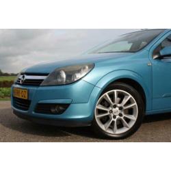 Opel Astra 2.0 T Elegance TURBO / 5-DRS / 170PK / PDC / GOED