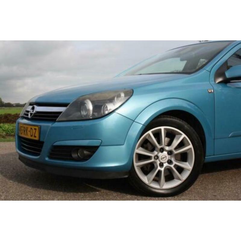 Opel Astra 2.0 T Elegance TURBO / 5-DRS / 170PK / PDC / GOED