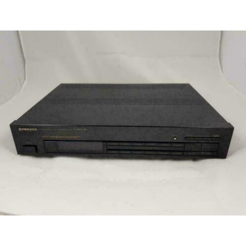 Pioneer F-447L fm/am digital synthesizer tuner