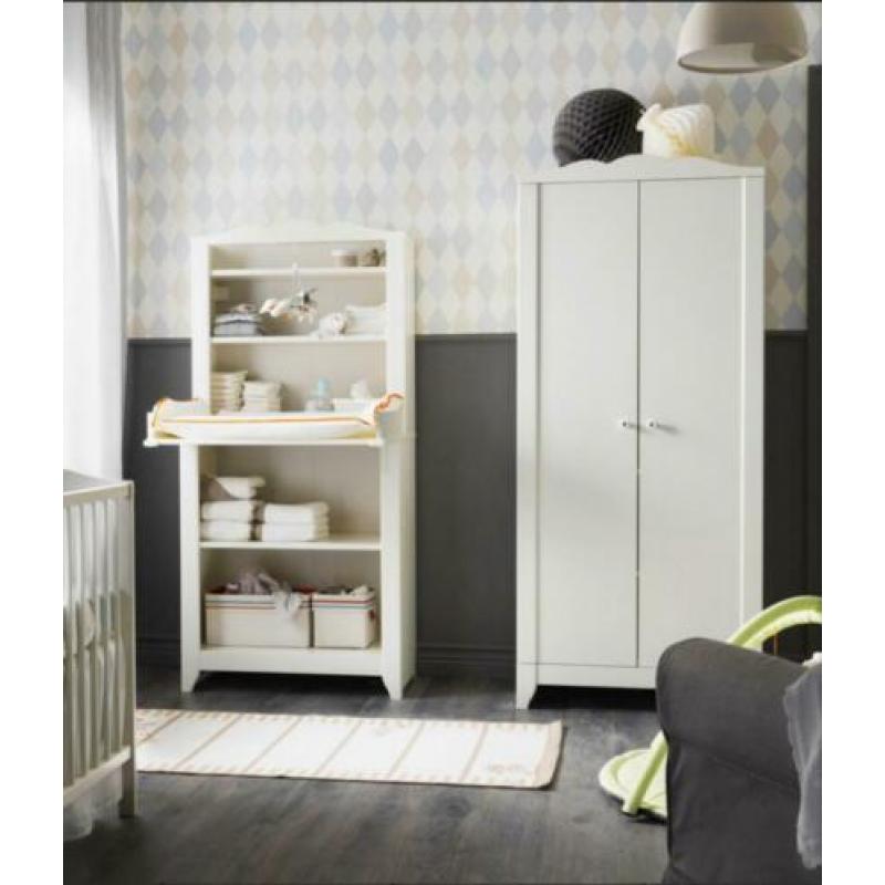 Ikea Kinder kast met bijbehorende commode