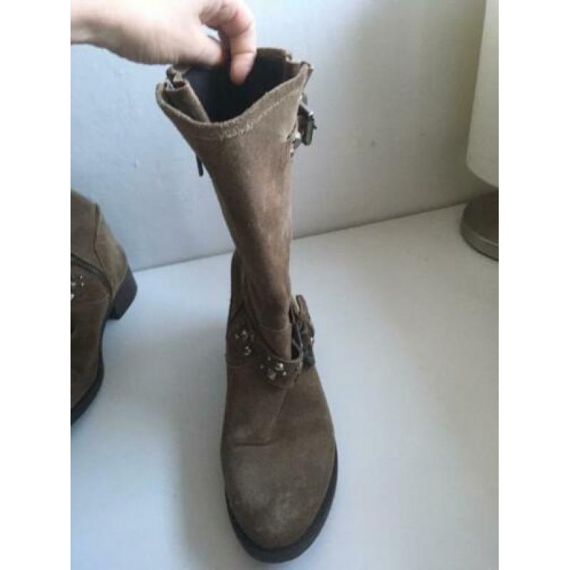 Beige laarsjes 37