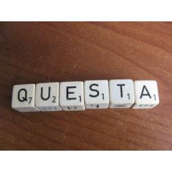6 kleine dobbelstenen met letters - 1,3 cm