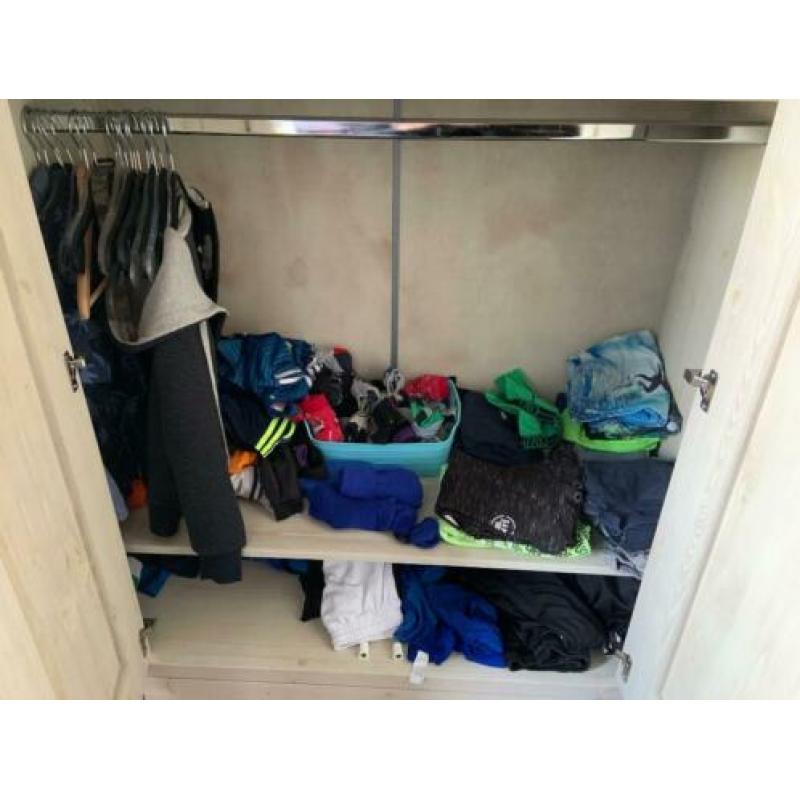 Houten Kleding Kast