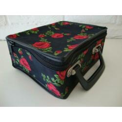 vintage koffertje zwart met rode rozen
