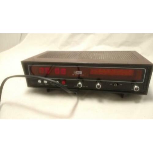 Radio Tokyo RD555