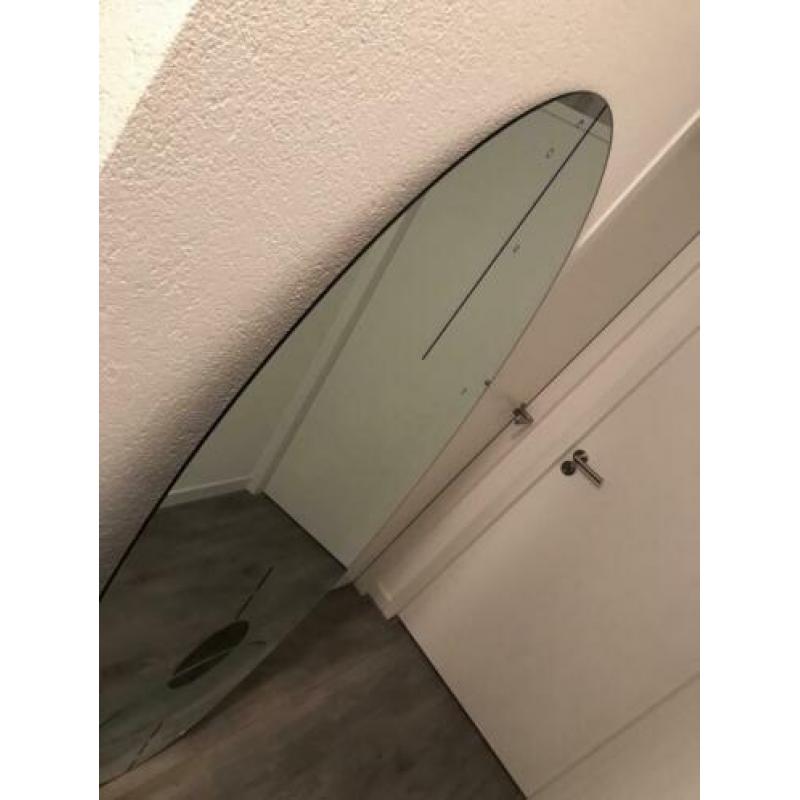 Grote spiegel, staat mooi in een gang of grote kamer.