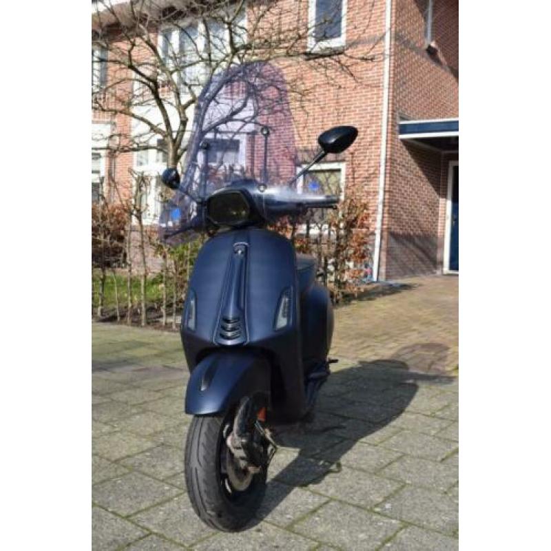 Vespa Sprint 2V Custom 2017 Mat Opaco Blauw Begrenzer Option