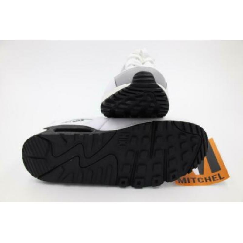 Nieuwe Nike Air Max 90 in maat 37,5