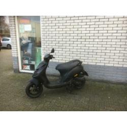 Gave piaggio zip sp 4t 45km brom mat zwart bj2013 5000km