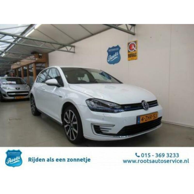 Volkswagen Golf 1.4 TSI GTE { EX-BTW } 150 TOT 240 PK *NAVI*