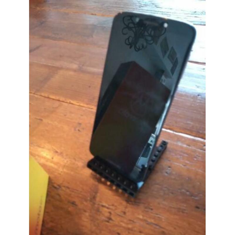 Motorola E5