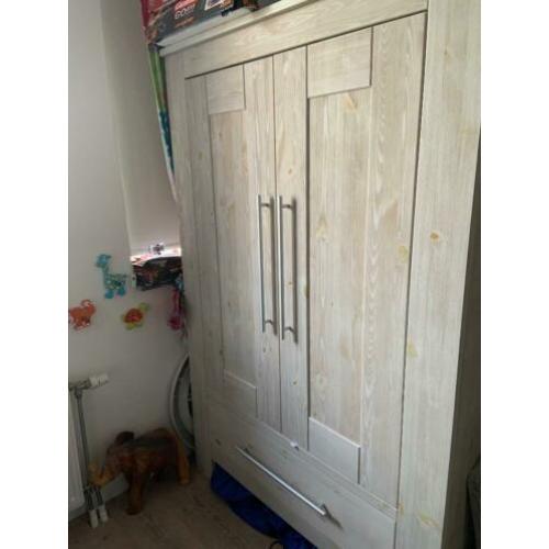 Houten Kleding Kast