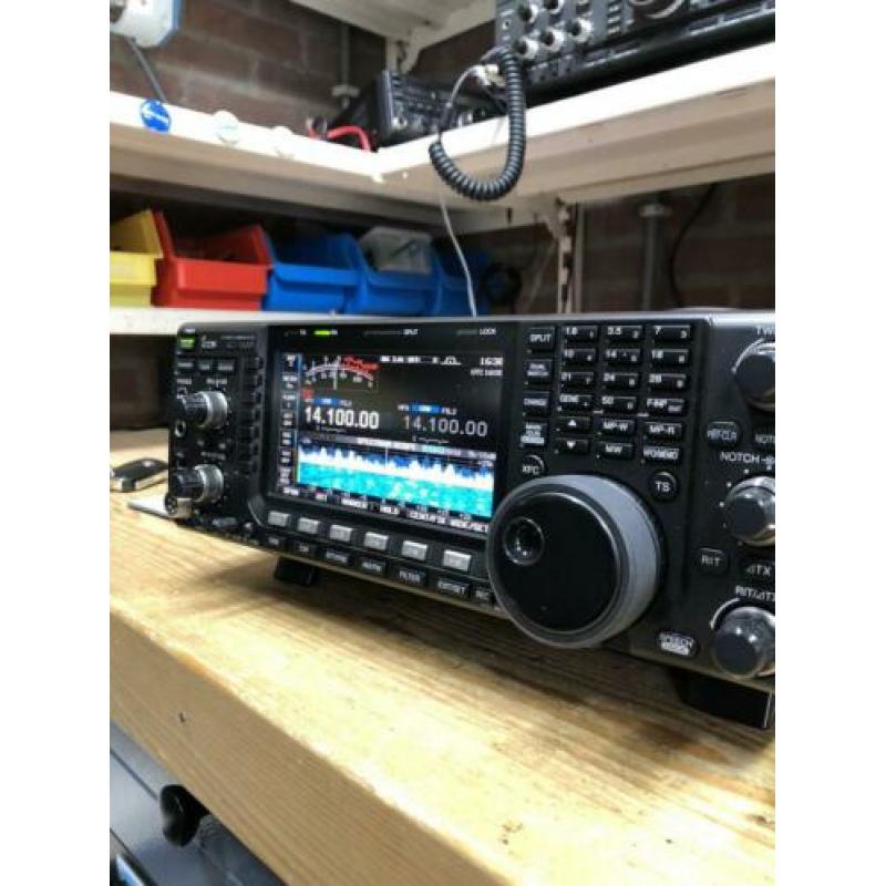 Icom 7600