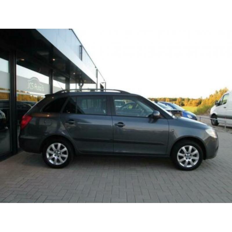 Skoda FABIA Combi 1.6 16v Elegance Ecc Trekhaak 2008