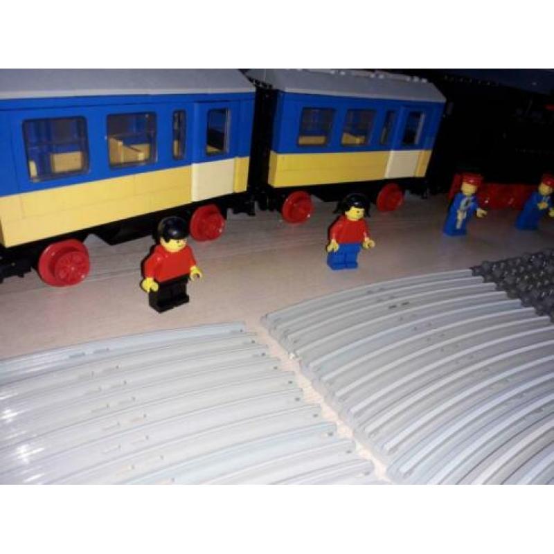 lego trein set 7710 met boekje rails enz compleet