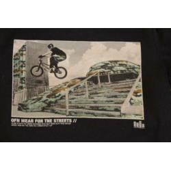 Leuk stoer zwart shirt van Outfitters Nation. Maat 146 xs