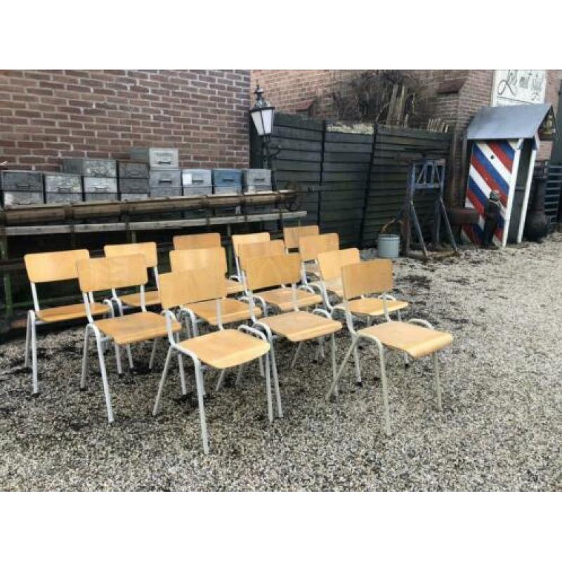 Vintage schoolstoelen kantinestoelen stoel ?? stapelbaar