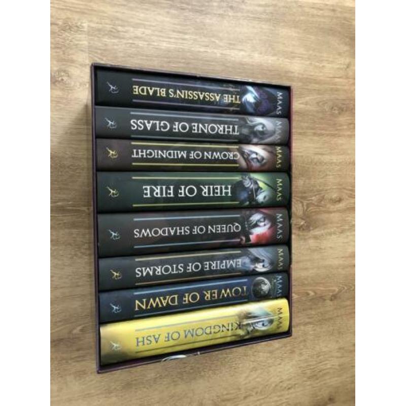 Throne of glass boxset engels hardcover young adult fantasy