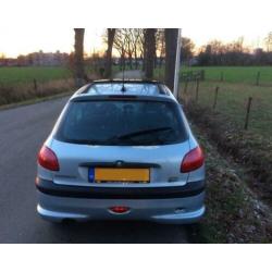 Peugeot 206 1.4 Grijs 2001. Nieuwe APK