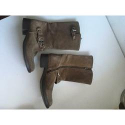 Beige laarsjes 37