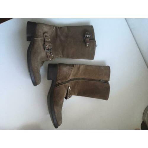 Beige laarsjes 37