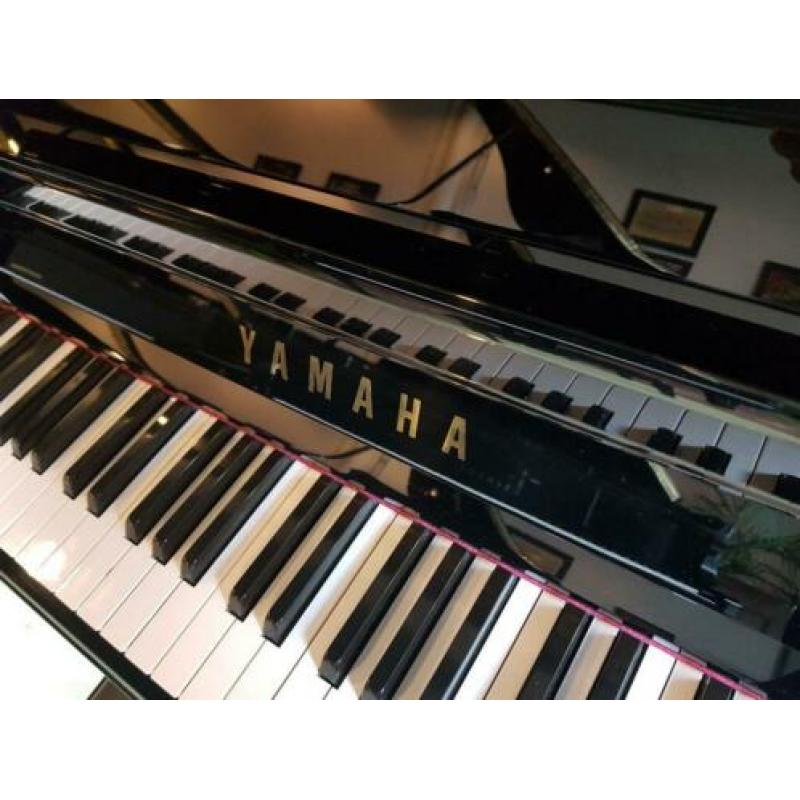 Silent piano yamaha u 121. zwart glans. gebruikt bouw 2011