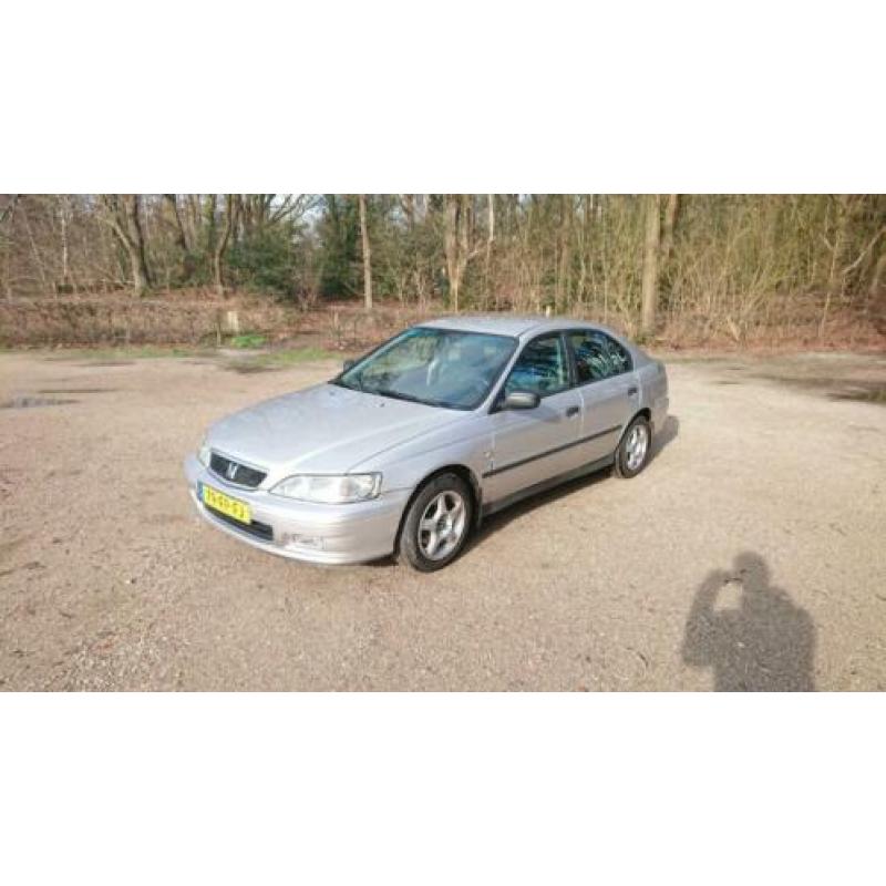 Honda accord 2.0 LS i