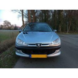 Peugeot 206 1.4 Grijs 2001. Nieuwe APK