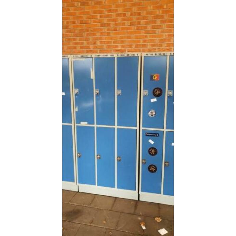 lockers met hang gedeelte