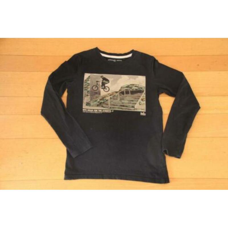 Leuk stoer zwart shirt van Outfitters Nation. Maat 146 xs