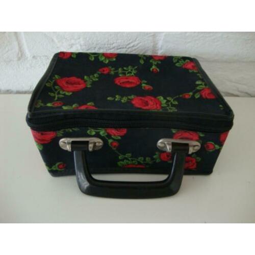 vintage koffertje zwart met rode rozen