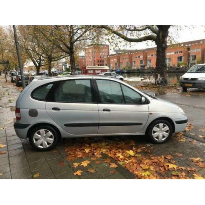 Renault Scénic 1.6-16V