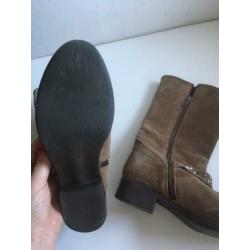 Beige laarsjes 37