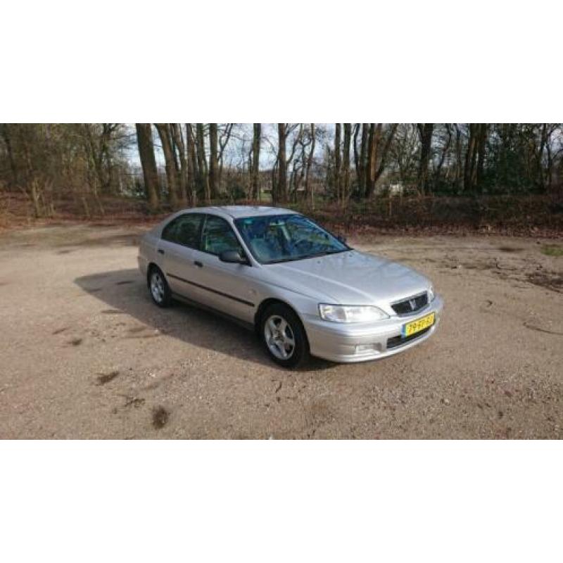 Honda accord 2.0 LS i