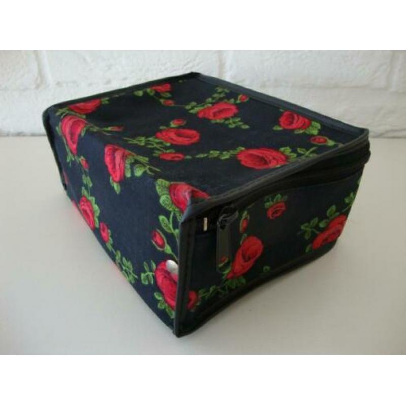 vintage koffertje zwart met rode rozen