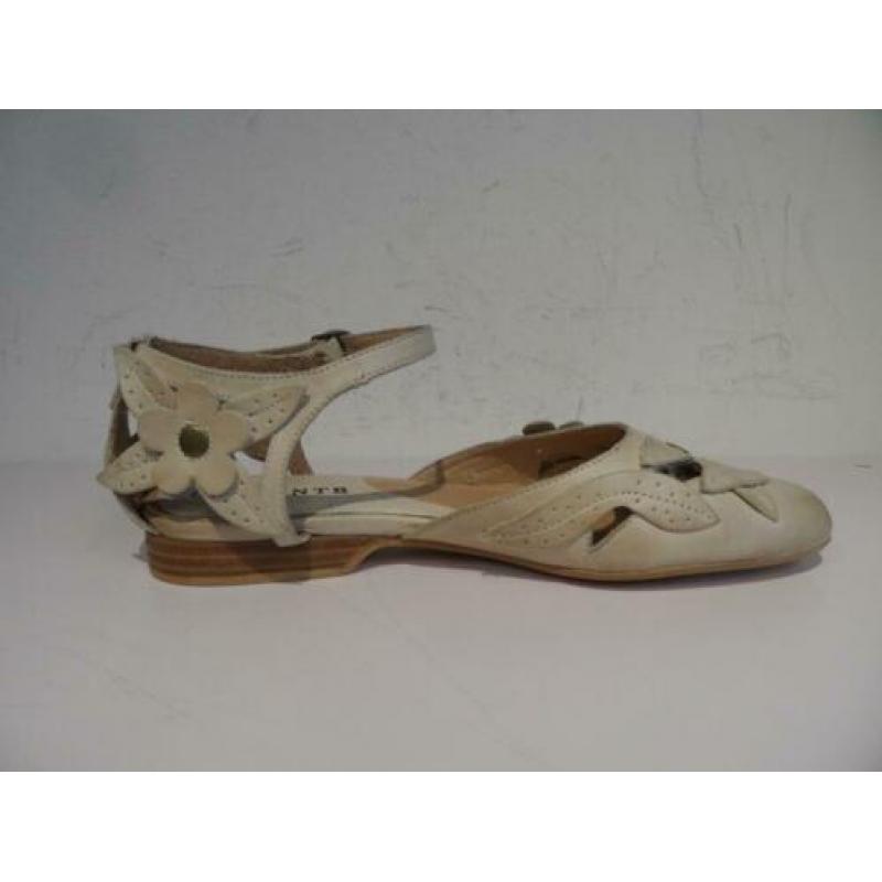 Beige zomerschoenen 37