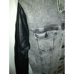 Denim jack grijs (maat S) met leer look mouwen